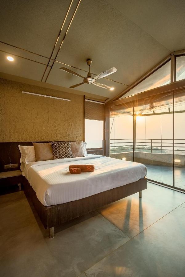 Saffronstays Heavone Trio, Lonavala Exteriör bild